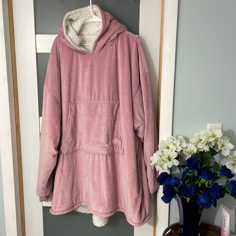 The Comfy Original Wearable Hoodie Blanket Women One Size Pink Oversized Pocket